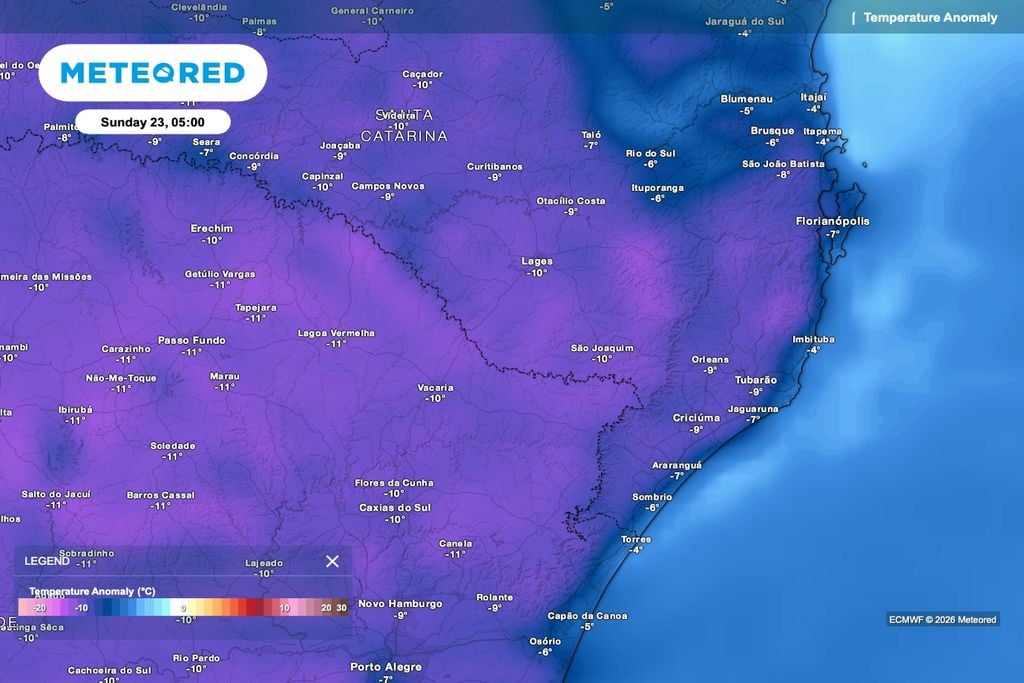 Previsão de anomalia de temperatura para domingo (23), às 5h, indica valores até 10°C abaixo da média.