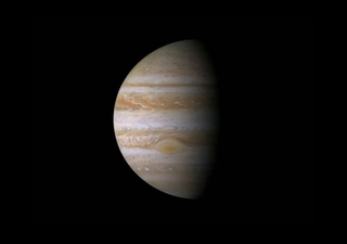 Kann dunkle Materie eine Seite des Jupiters zum Leuchten bringen? Physiker aus Stanford und Princeton glauben es!