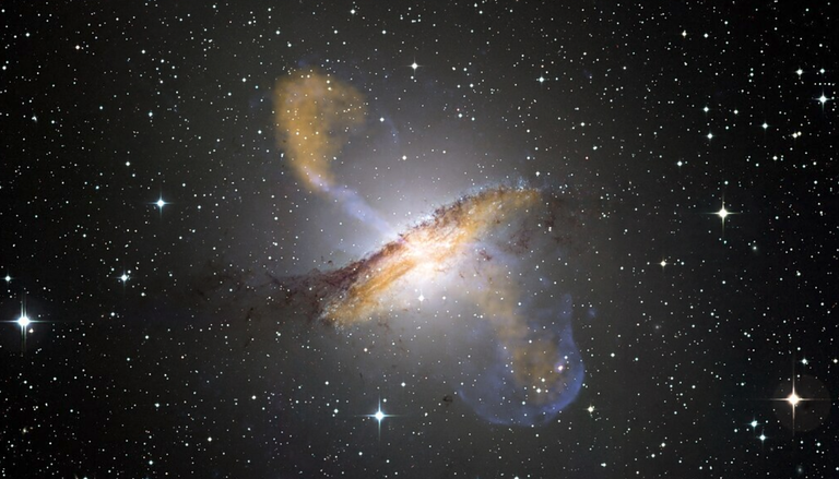La materia oscura puede estar escondida alrededor de los agujeros negros m&aacute;s grandes del universo