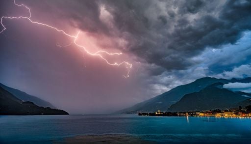 Mediterraneo nel mirino: blocco a nord e goccia fredda retrograda, causeranno maltempo su Sardegna, Nord-Ovest e Toscana