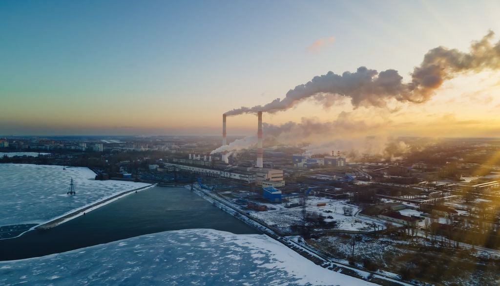 calor La emisión de gases de efecto invernadero es el detonante del calentamiento global y el cambio climático.