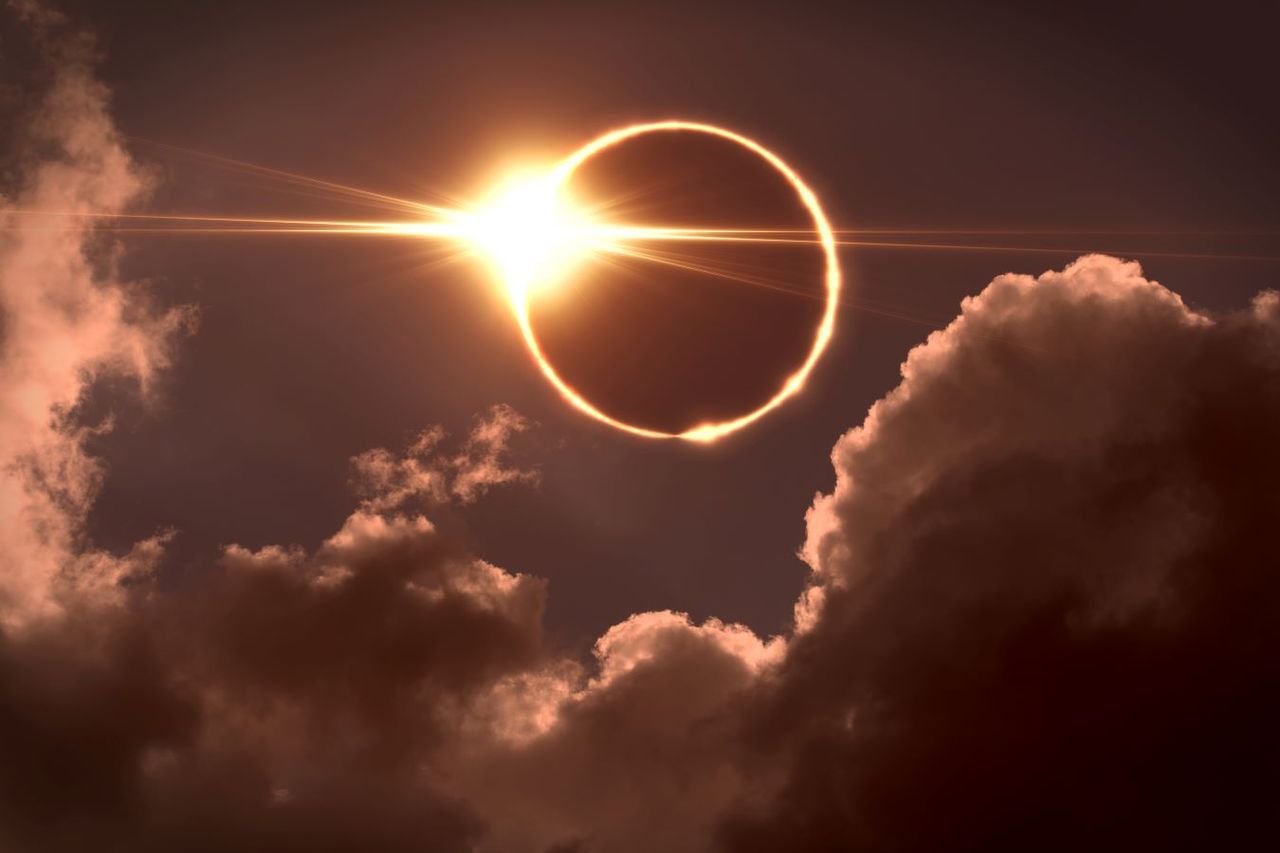 Eclissi solare, un evento tanto raro quanto affascinante.