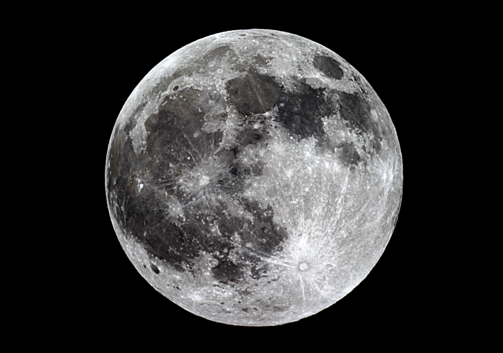 A Lua Cheia de junho é conhecida como Lua dos Morangos.