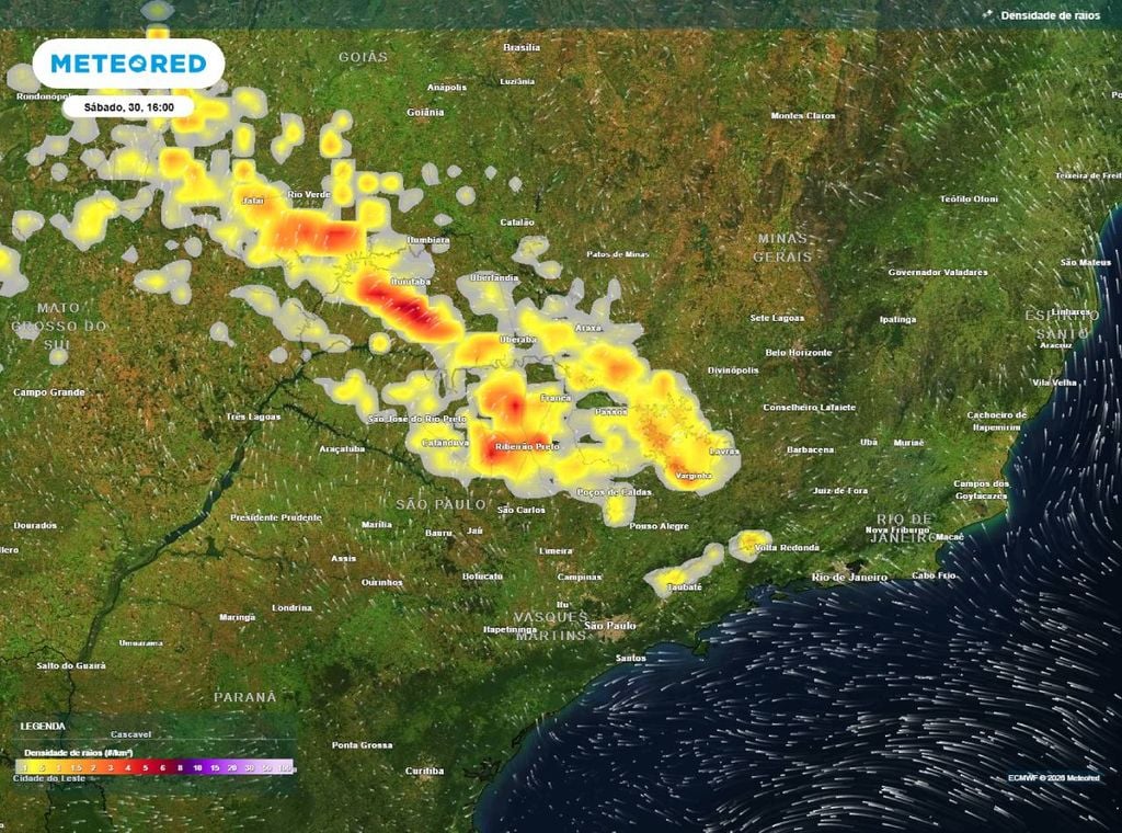 Previsão de densidade de raios para sábado (30) às 16h, segundo o modelo europeu ECMWF.