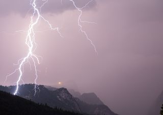 Meteo, attenzione ai temporali: le allerte e la situazione in diretta