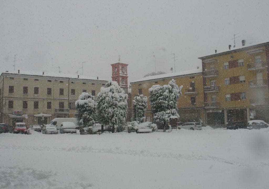 La forte e pittoresca tormenta di neve del 9-10 marzo 2010 colpì come spesso accade in particolare l'Emilia Romagna, qui a Campogalliano (MO). Nevicò copiosamente comunque in gran parte del nord e anche Toscana, inclusa Firenze. Foto Luca Lombroso.