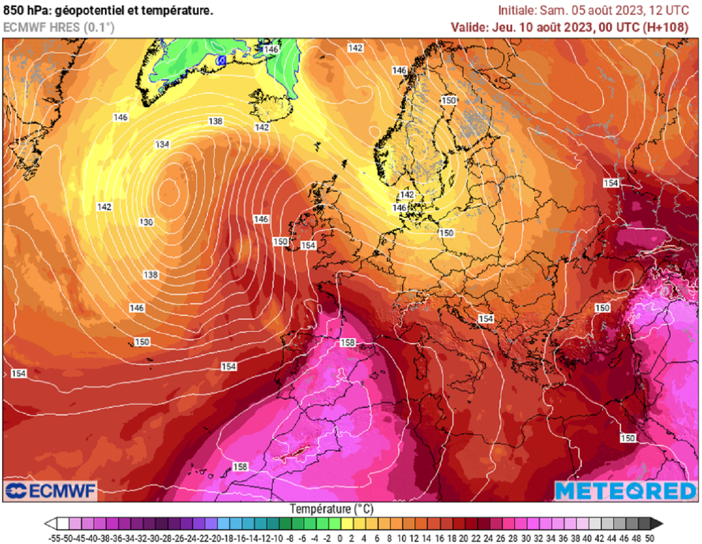 Une masse d'air particulièrement chaud va franchir les Pyrénées en milieu de semaine, apportant des pointes à près de 40°C dans le sud-ouest.