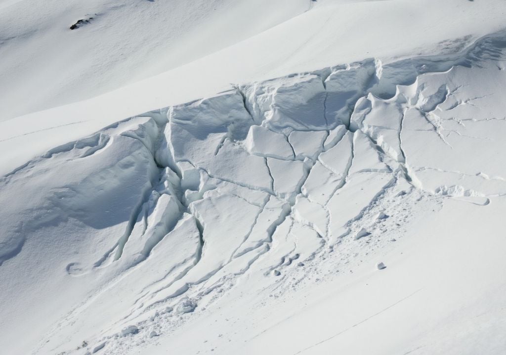 Le alte temperature in quota di questi giorni hanno appesantito il manto nevoso rendendolo instabile.