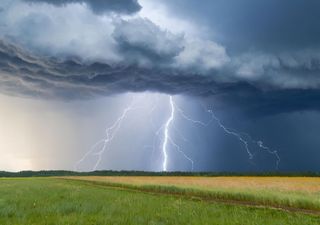 Meteo, conferma dal modello europeo: l’autunno inizierà lunedì 22 con forte maltempo e oltre 50 mm di pioggia in Italia