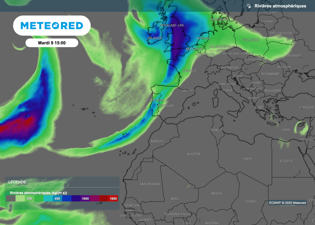 Présence d'une rivière atmosphérique au-dessus de l'Atlantique.