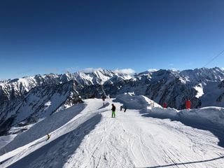 Des stations de ski reportent leur ouverture faute de neige