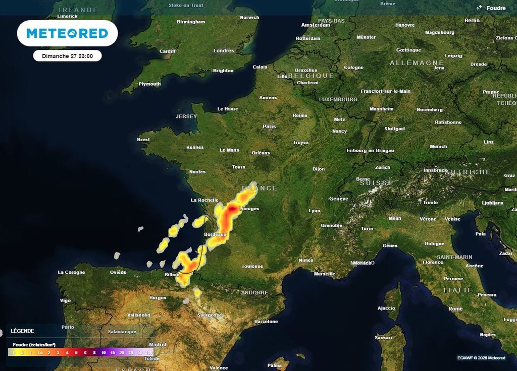 Des orages pourront éclater au sud-ouest dimanche soir et en nuit de dimanche à lundi Des orages pourront éclater au sud-ouest dimanche soir et en nuit de dimanche à lundi