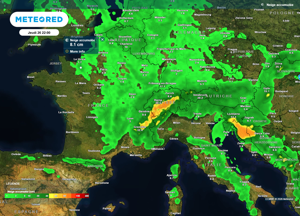 Neige accumulée jeudi soir Au total, entre mercredi et jeudi, l'équivalent de 1 à 10cm de neige pourraient tomber sur au moins 6 régions de France : mais cette neige devrait pas tenir au sol en plaine, sauf surprise.