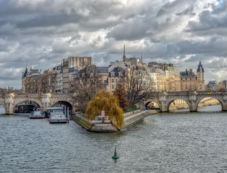 Paris Paris