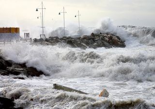 Meteo: forti venti meridionali, attenzione alle mareggiate in Liguria!