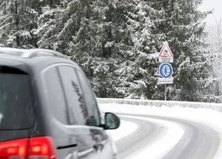 Météo : froid polaire et chutes de neige attendus en France le week-end prochain ou pluie et grande douceur ?