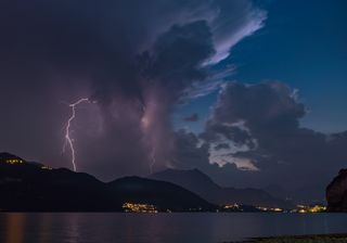 Il mare molto caldo alimenterà a breve forti temporali: i dettagli!