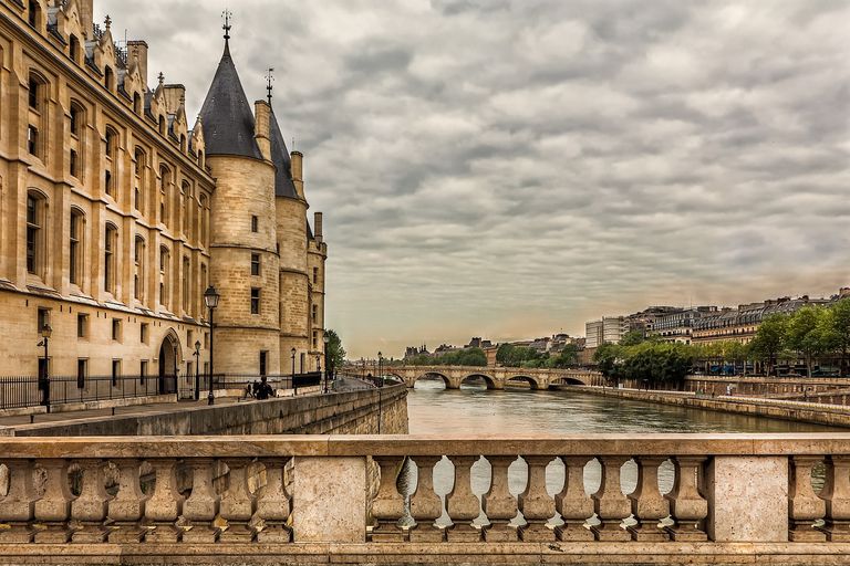 Paris Paris