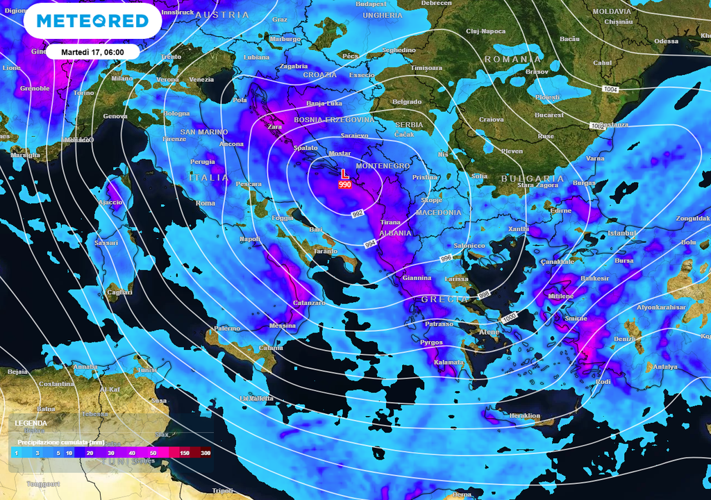 Maltempo al Sud. Il sistema frontale che ha fatto il suo ingresso in Italia è accompagnato da grandi quantitativi di umidità che entra dalle medie latitudini dell’Atlantico, dall’area delle Azzorre per intenderci. Questa umidità instabilizzerà ulteriormente la colonna troposferica, causando piogge e anche temporali fra la Sardegna e le regioni tirreniche.