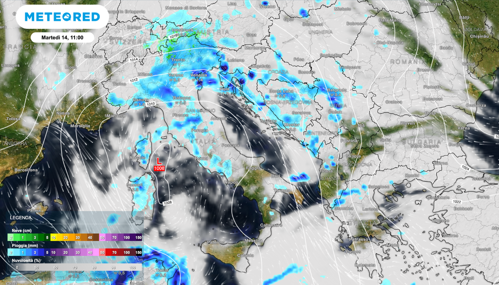Il ciclone che sta attraversando l'Italia in queste ore.