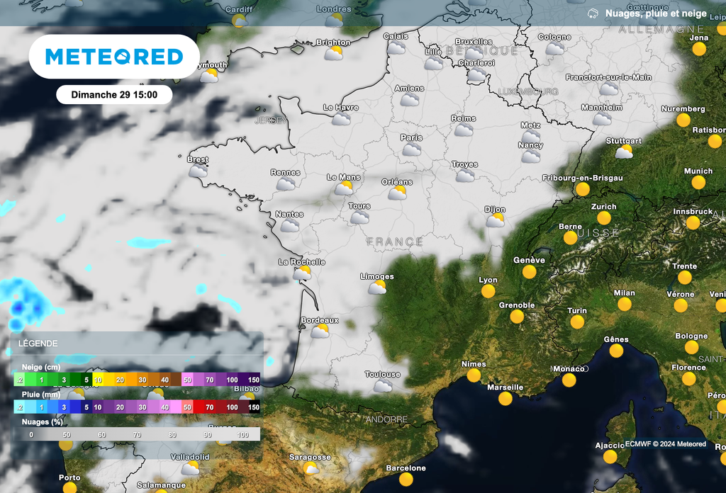 Ciel souvent gris ce dimanche après-midi.