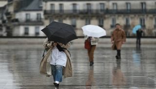 M&eacute;t&eacute;o : les perturbations arriveront-elles jusqu'en France cette semaine ? Faut-il s'attendre &agrave; de fortes pluies ?