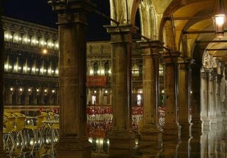 Il forte vento di scirocco fa tornare l'acqua alta a Venezia