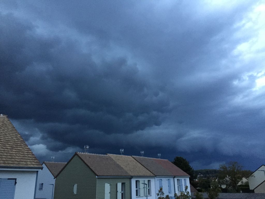 Un ciel souvent menaçant pour débuter ce mois de novembre avec un véritable défilé de perturbations. Un ciel souvent menaçant pour débuter ce mois de novembre avec un véritable défilé de perturbations.