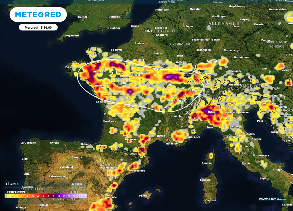 Mercredi, les orages les plus forts sont prévus de la Bretagne à la Bourgogne-Franche-Comté Mercredi, les orages les plus forts sont prévus de la Bretagne à la Bourgogne-Franche-Comté