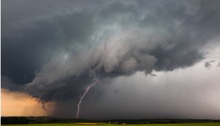 Meteo: in arrivo una settimana molto dinamica sull'Italia, con temporali prima al Sud e poi al Nord