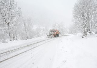 Meteo, una nuova perturbazione fredda inaugurerà il mese di dicembre in Italia: ecco le regioni a rischio neve