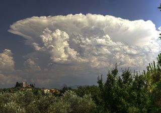 Meteo: venerdì forti temporali al nord poi l’alta pressione ci riprova