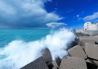Meteo: una perturbazione porterà venti forti e mareggiate, e poi maltempo nel weekend?