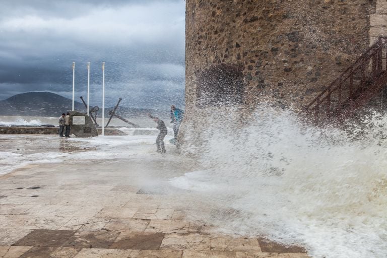 Orages forts et pluvieux en France : 28 d&eacute;partements plac&eacute;s en vigilance jaune. D&eacute;couvrez les pr&eacute;visions m&eacute;t&eacute;o compl&egrave;tes