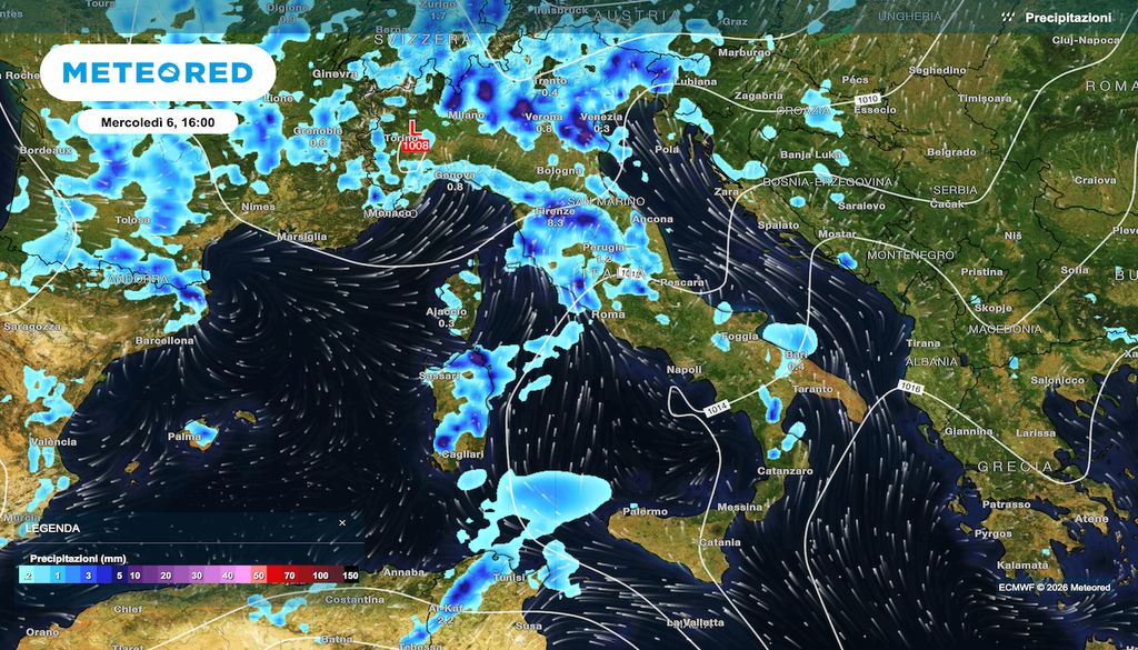 La mappa delle precipitazioni previste da ECMWF per mercoledì 6 maggio 2026 evidenzia i forti temporali accentuati dall'orografia nelle zone dove impattano i venti da SW, che portano invece schiarite favoniche sottovento all'Appennino.
