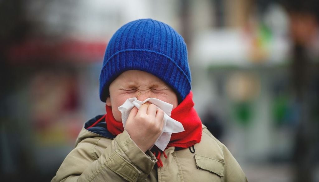 Con l'autunno arrivano i primi raffreddori, ma la colpa non è solo delle temperature più basse
