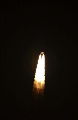 Arriba con el MSG-1. Créditos: ESA/CNES/ARIANESPACE-S.Corvaja 2002