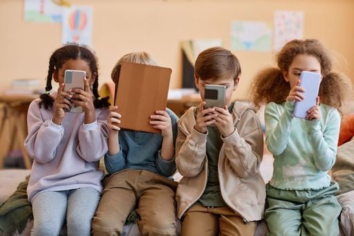 M&eacute;xico limita celulares y tabletas en aulas desde el 3 de noviembre para elevar la concentraci&oacute;n y el nivel acad&eacute;mico