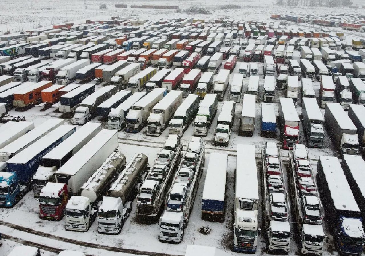 Argentina, miles de personas bloqueadas por fuertes nevadas