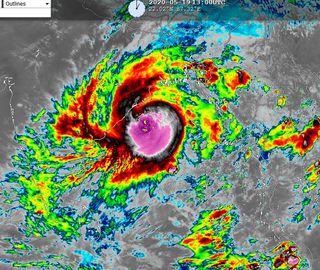 Millones de personas evacuadas en la India y Bangladesh por Amphan