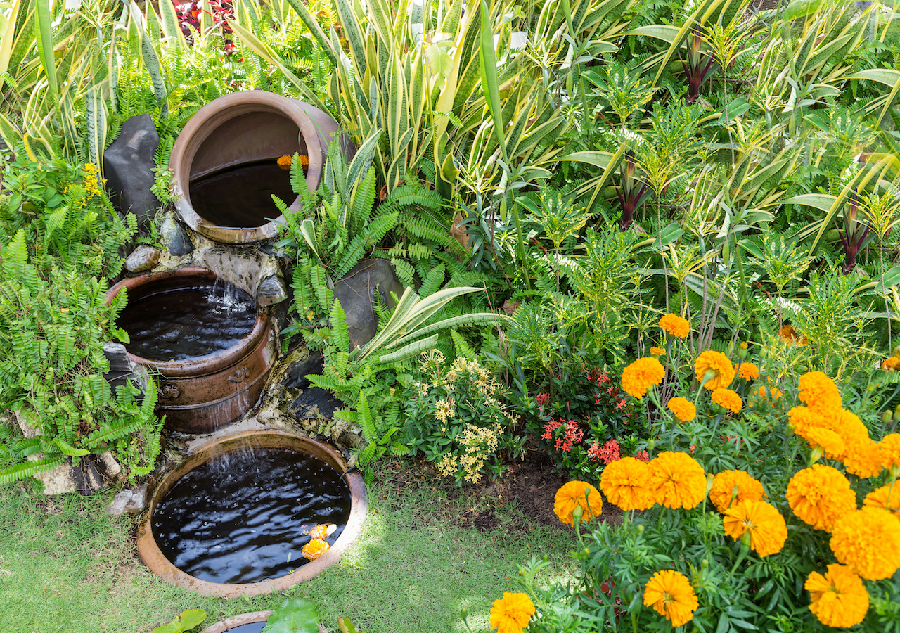 Ein charmantes Highlight im Garten: stimmungsvollen Mini-Wasser-oasen!