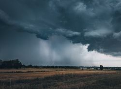 11 estados estão sob alertas de chuvas intensas e de tempestades nesta segunda