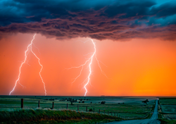 A partir de las 14 horas crecerán grandes nubes de tormenta con lluvias de 30 l/m2 en cuestión de minutos