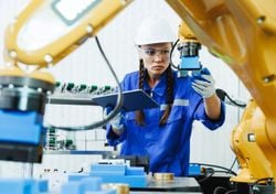 Abren becas para transformar proyectos tecnológicos liderados por mujeres chilenas en realidad