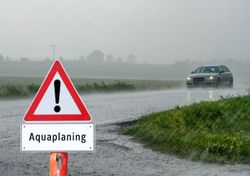 Alerta por tormentas fuertes: consejos para salir a la ruta y conducir con seguridad
