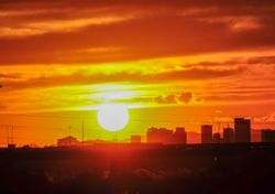 Bolha de ar quente provoca calor de até 44°C na América do Sul e afeta 6 estados do Brasil