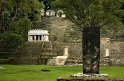 Bonampak guarda una de las escenas más impactantes del mundo maya: la batalla pintada que aún estremece