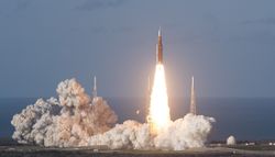 Calendario astronómico de abril: fases lunares, conjunciones planetarias, galaxias y el esperado regreso a la Luna