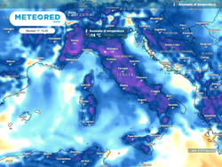 Che tempo ci sarà in Italia nei prossimi giorni? Rovesci, temporali e nuovi cali termici. Quali le regioni più colpite?