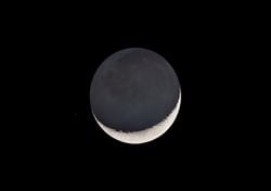 Cuando la Tierra ilumina la Luna: el fenómeno de la luz cenicienta y cómo observarlo